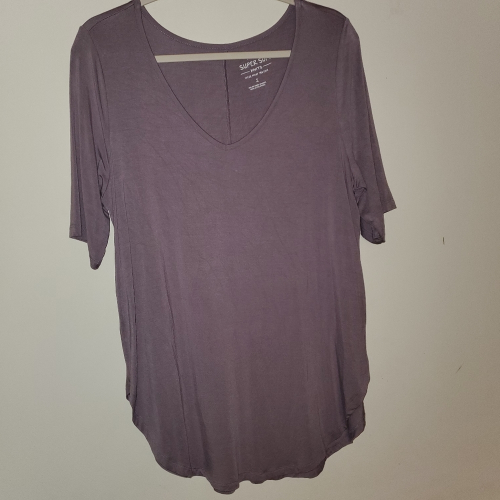 Torrid super soft vneck tee sz 1